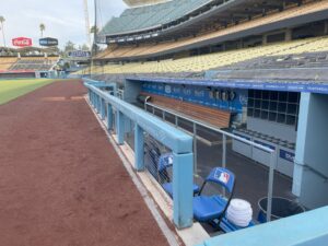 ドジャースタジアムのダグアウト