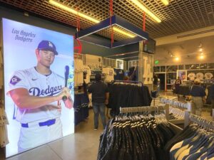 ドジャースタジアム　チームストア